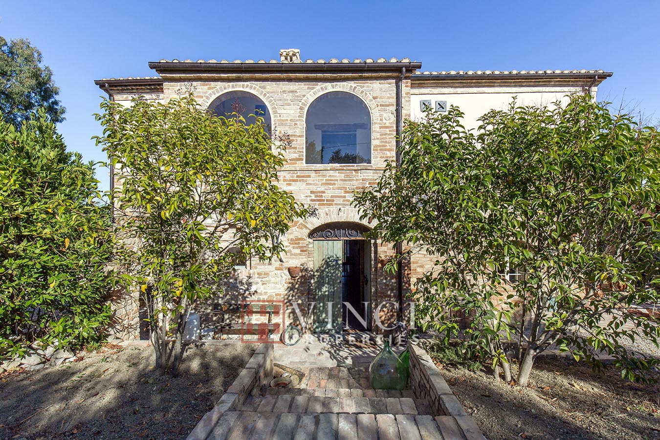 Casale Antico e Moderno