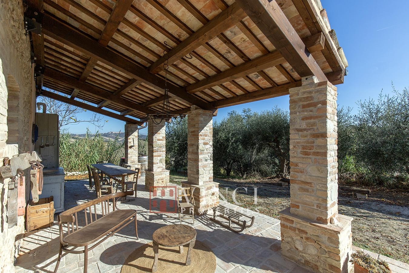 Casale Antico e Moderno