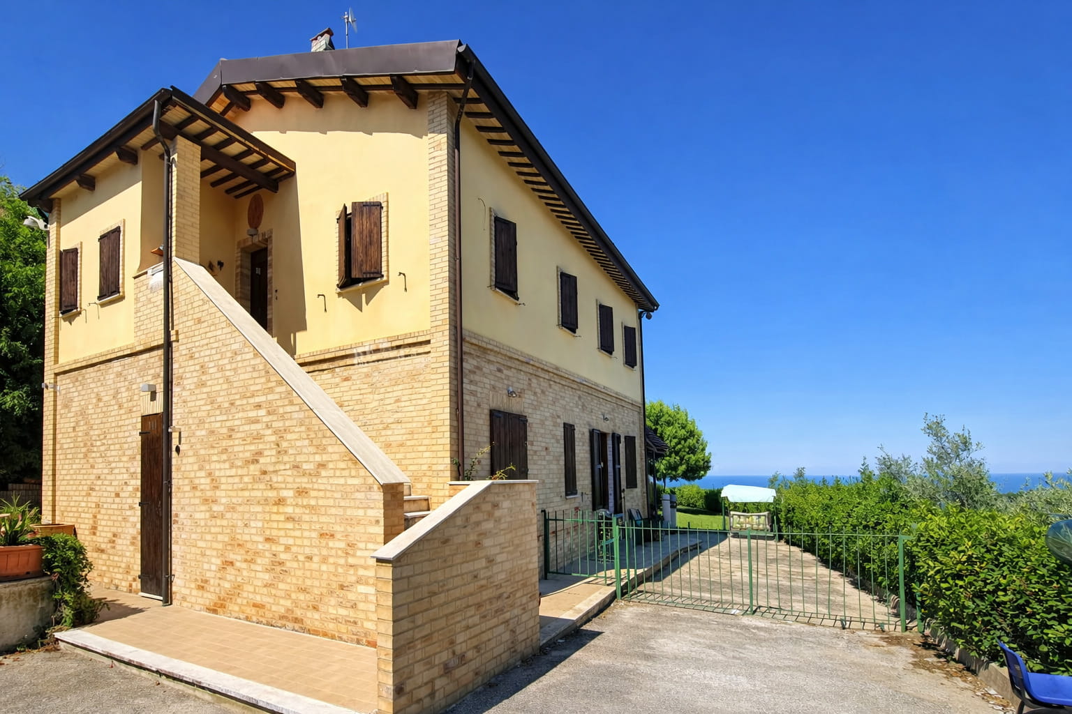 Appartamento in casale vista mare